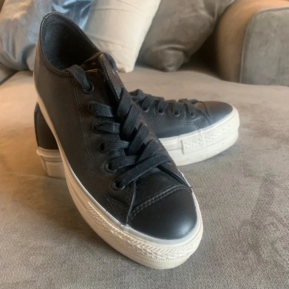 Converse Chuck Taylor All Star Platform Leather Sneakers - Picture 2 of 11